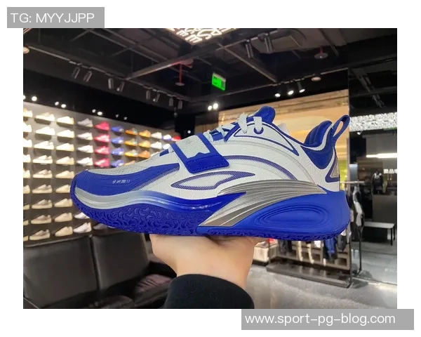 黑蓝配色酷不酷杜克大学球员上脚球队专属KD18PE！